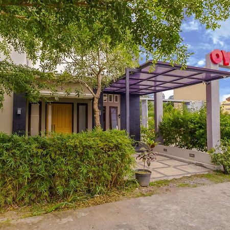 OYO 2284 Grand Villa Meninting Montongbuwoh Exterior foto